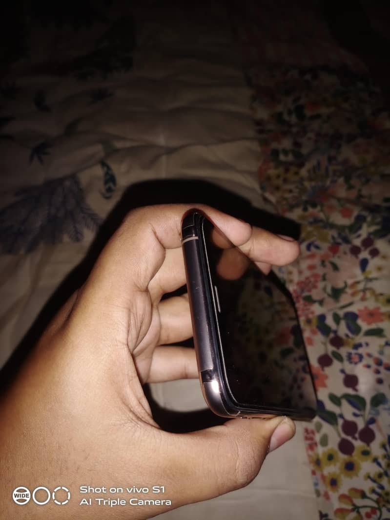 Apple iPhone 11 Pro 2