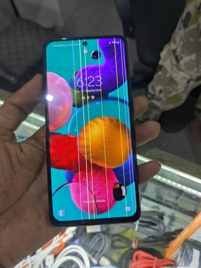 Samsung Mobile A51 6 GB 128 G condition 10 by 8 exchange possible
