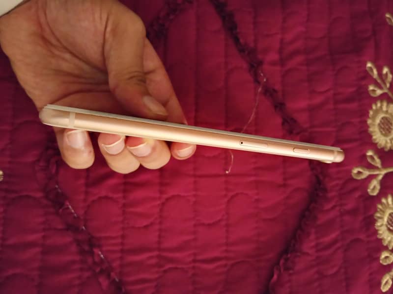 Apple iPhone 8 Plus 2