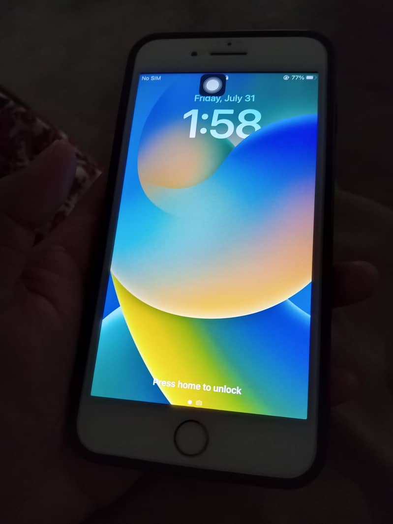 Apple iPhone 8 Plus 4
