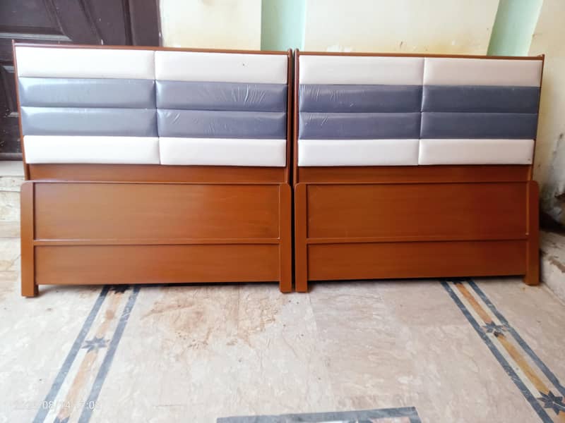 2 single beds 6