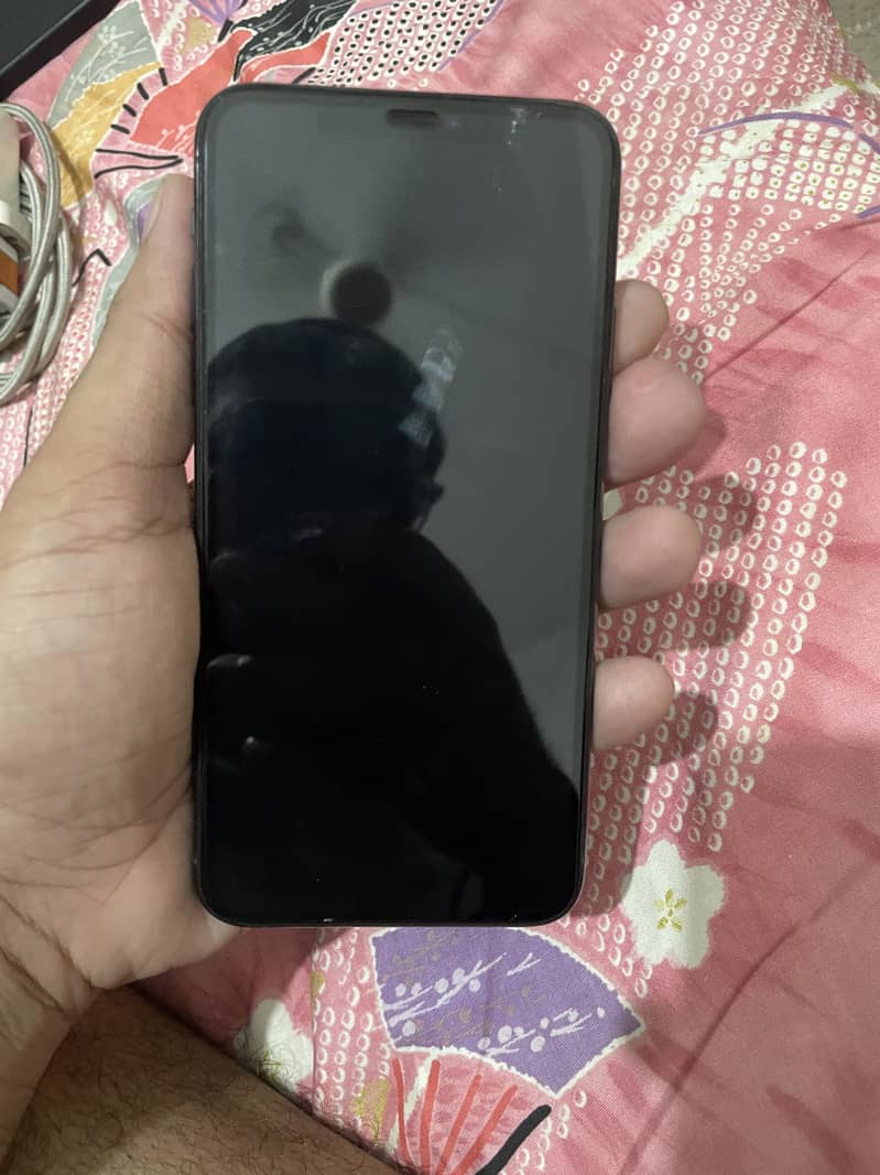 Apple iPhone 11 Pro Max 4