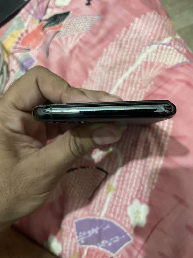 Apple iPhone 11 Pro Max 5