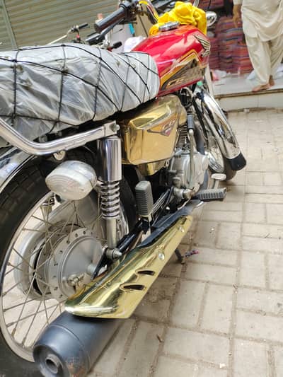 Honda 125 self start 2024 gold