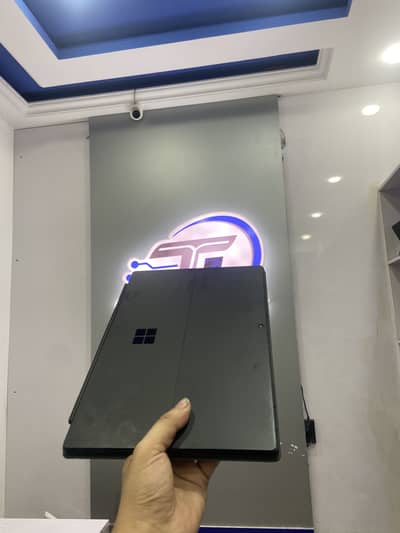 Surface Pro 6 Core i7 Gen 8th 16GB Ram 512GB SSD 8GB Intel Graphics