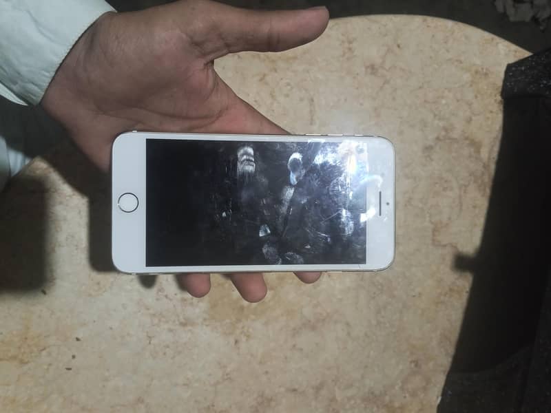 Apple iPhone 7 Plus 0