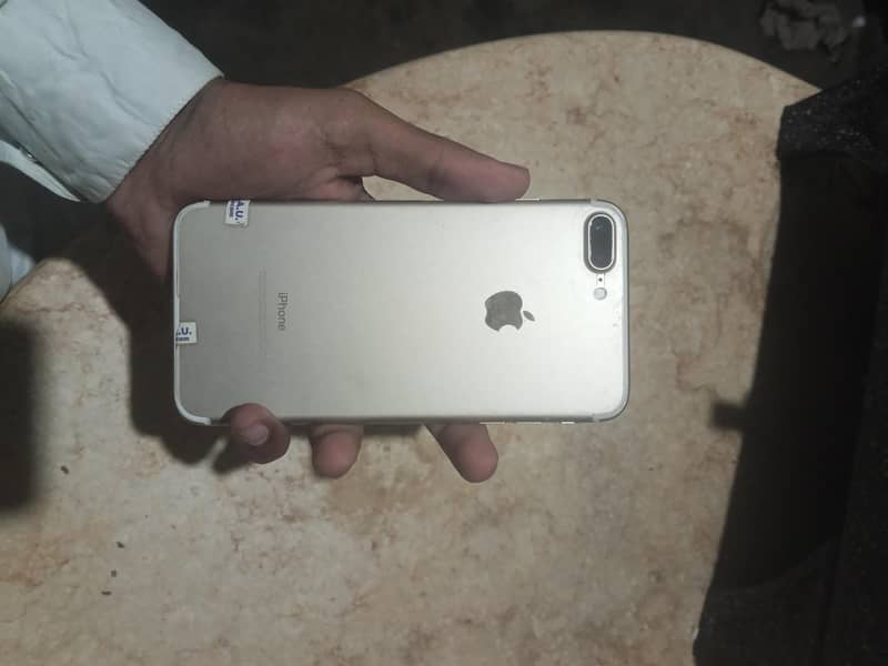 Apple iPhone 7 Plus 1