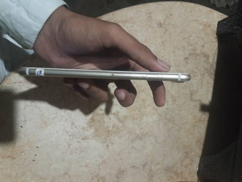 Apple iPhone 7 Plus 2