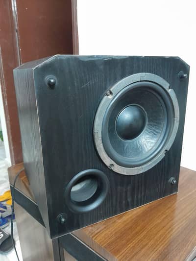KENWOOD 8 INCHES POWERED SUBWOOFER SW200