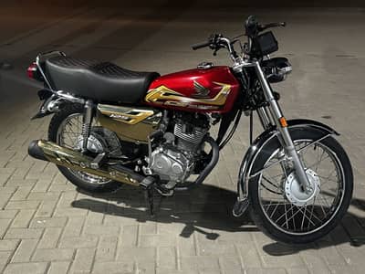 Honda 125 self start gold edition