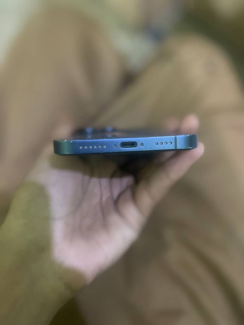 Apple iPhone 11 3