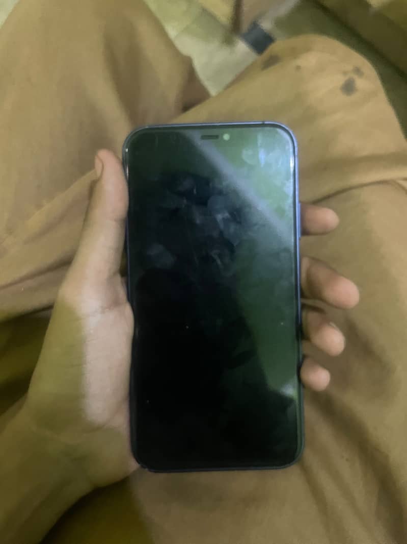 Apple iPhone 11 4