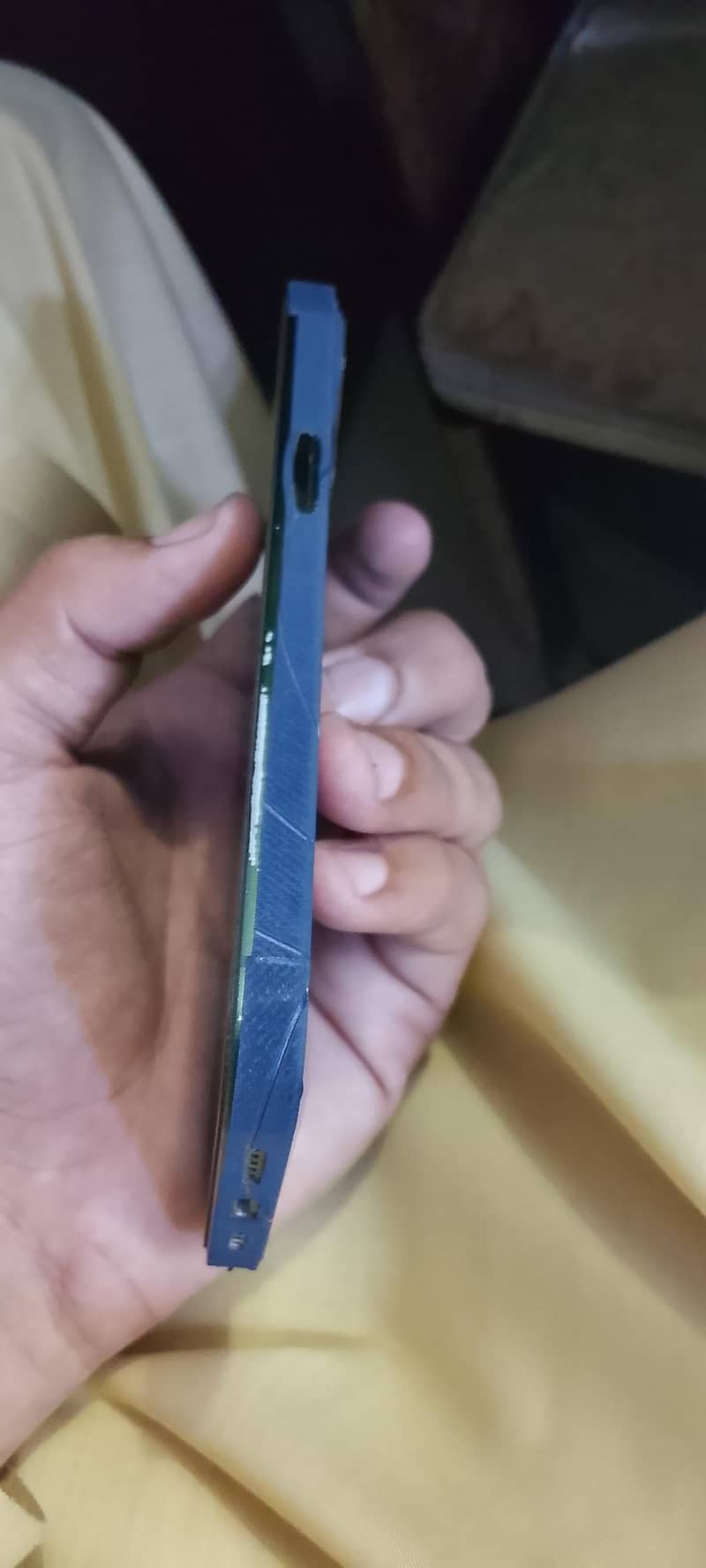 Apple iPhone 13 2