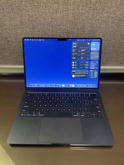 MacBook Air, M4, 2025, 13-inch - Midnight