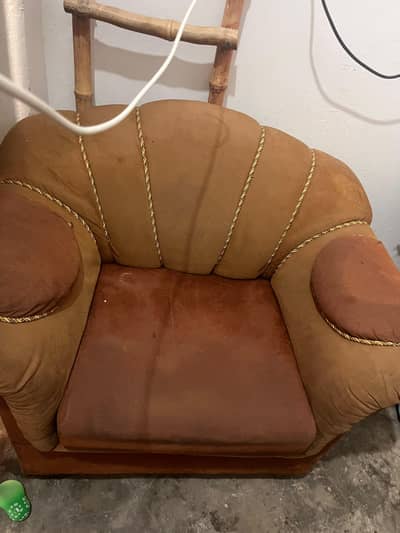 Sofa set sell Karna hy . . . 2 single piece hen or 1 3 seater Wala piece