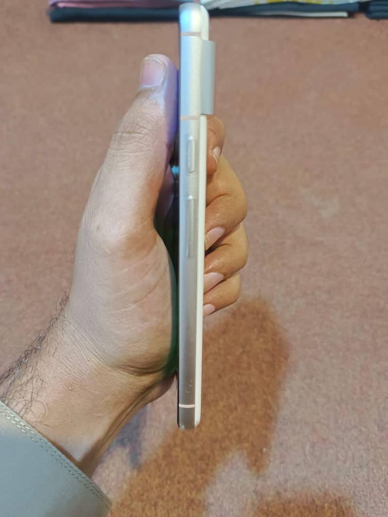 Google Pixel 8 3