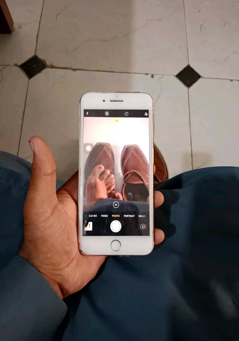 Apple iPhone 8 Plus 0