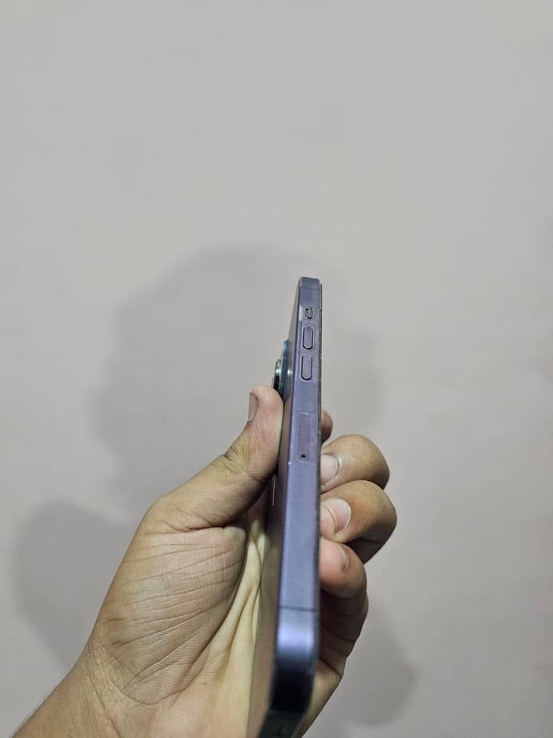 Apple iPhone 14 Pro 2