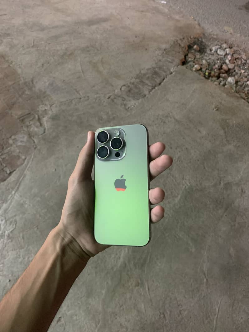 Apple iPhone 15 Pro 2