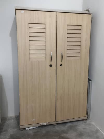 2 Door Cupboard / Wardrobe