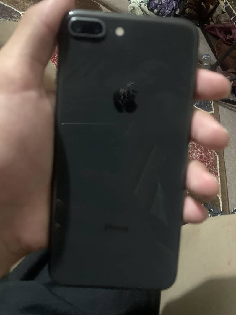 Apple iPhone 8 Plus 0