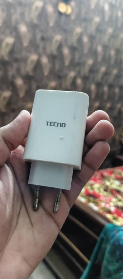 Tecno 33 watt Charger