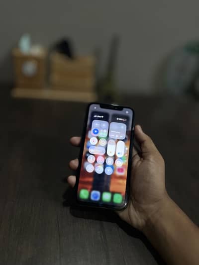 Apple iPhone 11 64gb factory unlock all sim glitched