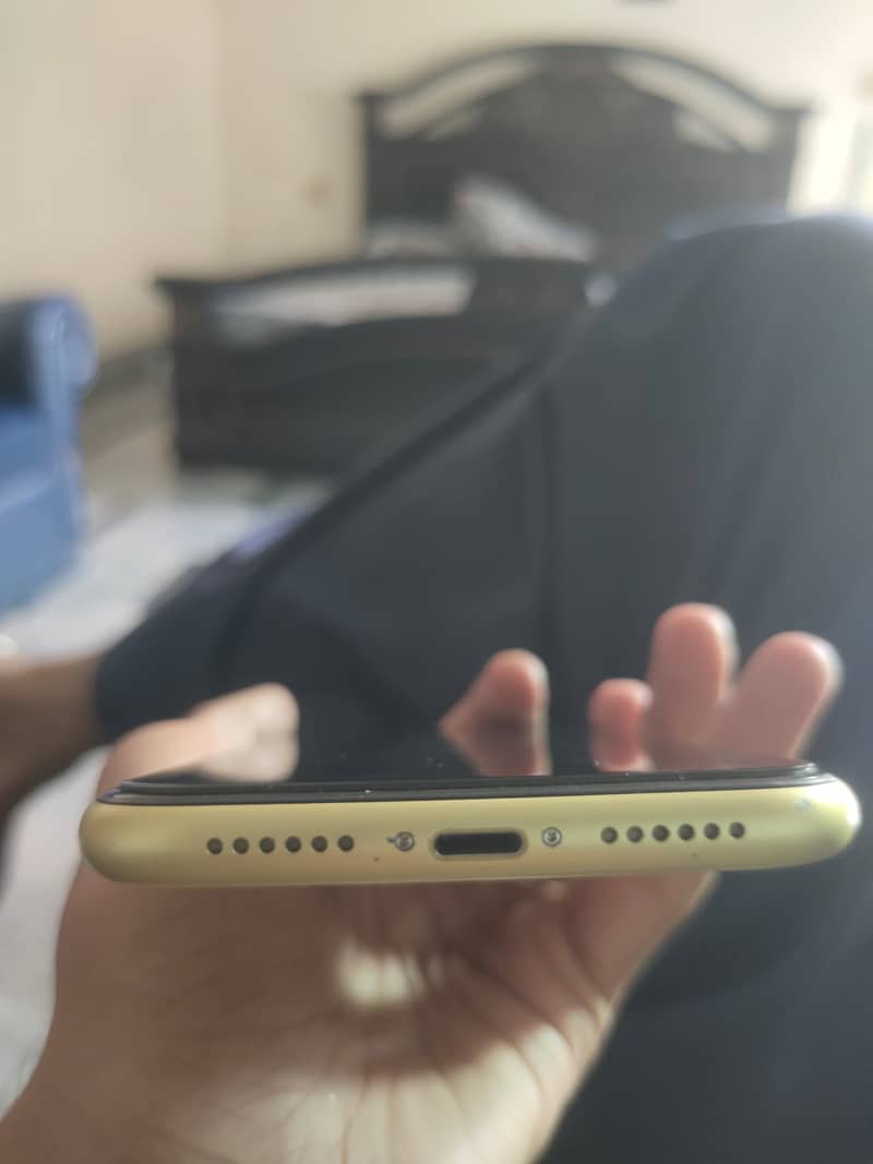 Apple iPhone 11 5