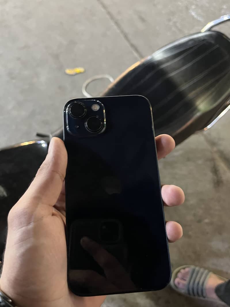 Apple iPhone 13 2
