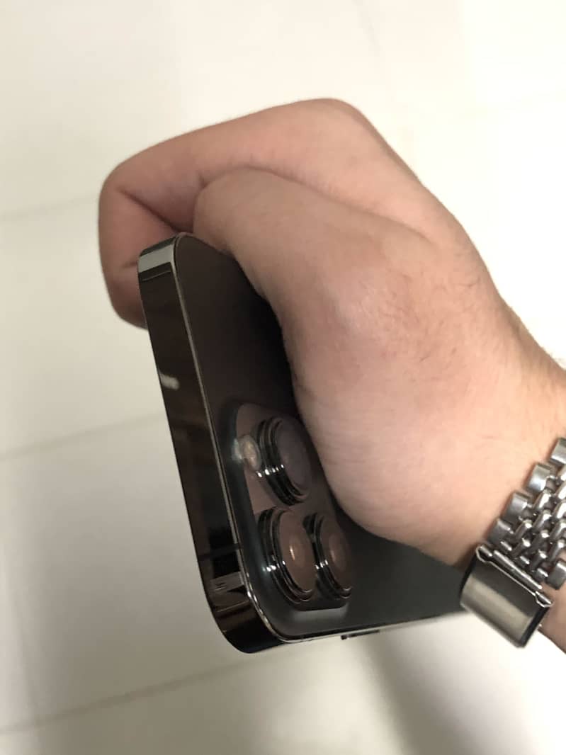 Apple iPhone 13 Pro 1