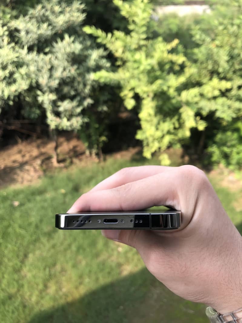 Apple iPhone 13 Pro 8