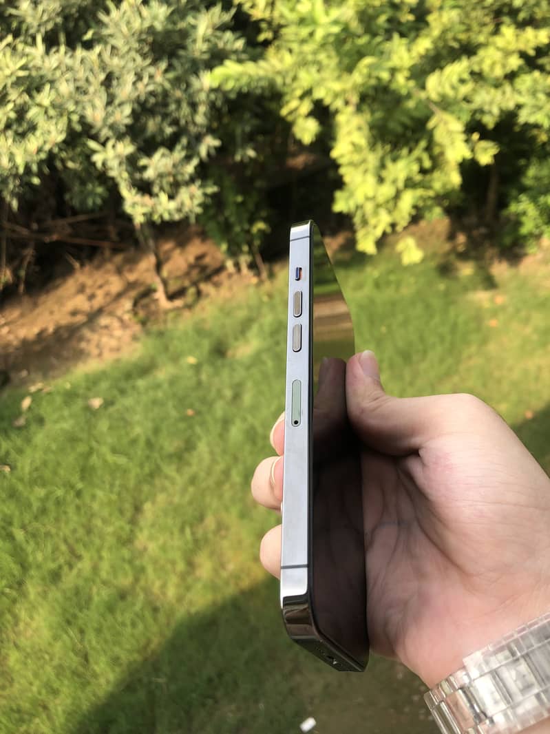 Apple iPhone 13 Pro 9