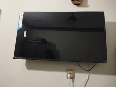 Brand New Box Pack 43' Smart LED