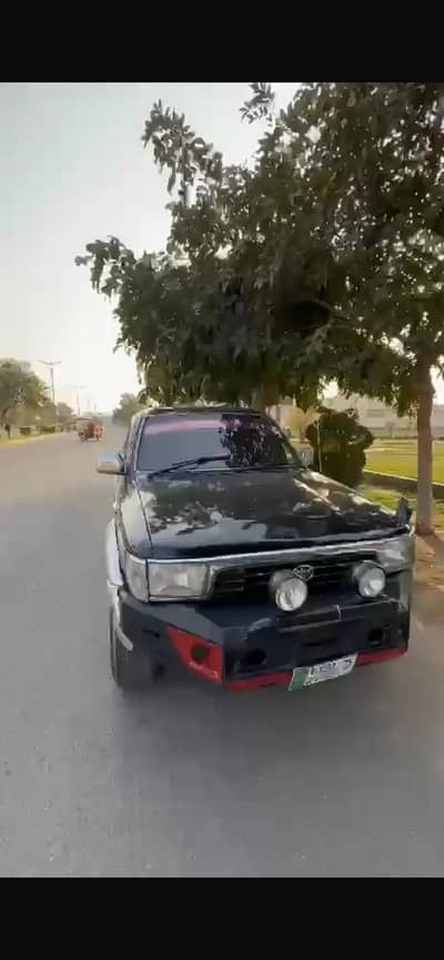 Toyota Surf 1992 black automatic 2.8 petrol with sunroof