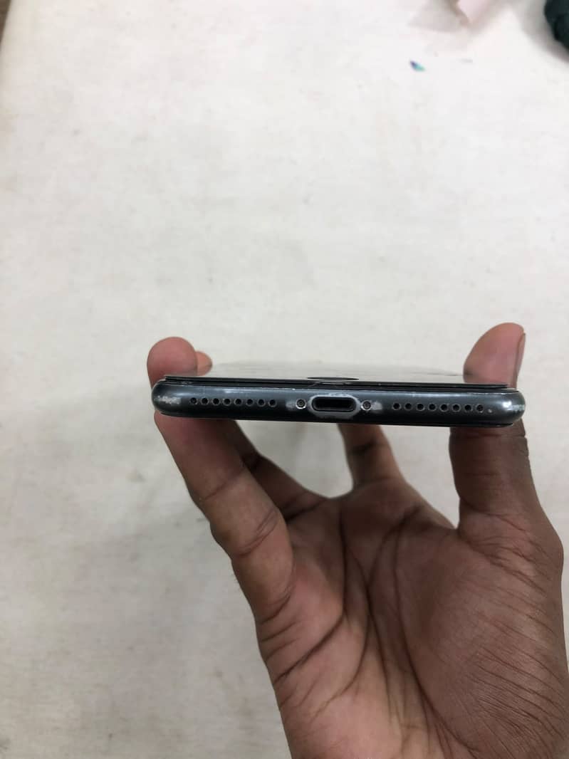 Apple iPhone 8 Plus 1