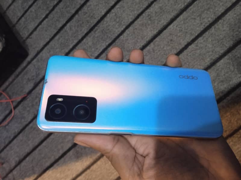 OPPO A76 1