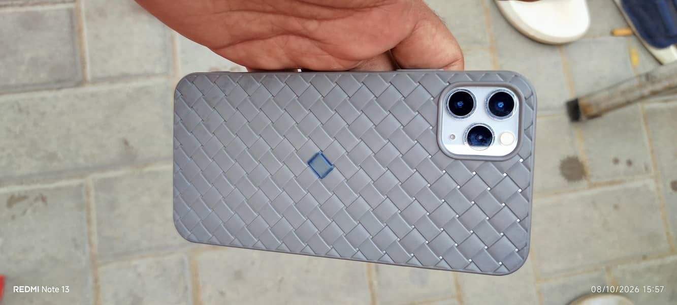 Apple iPhone 11 Pro Max 4