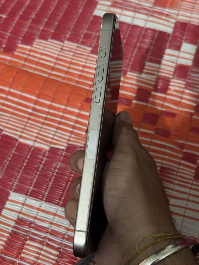 Apple iPhone 15 Pro Max 1