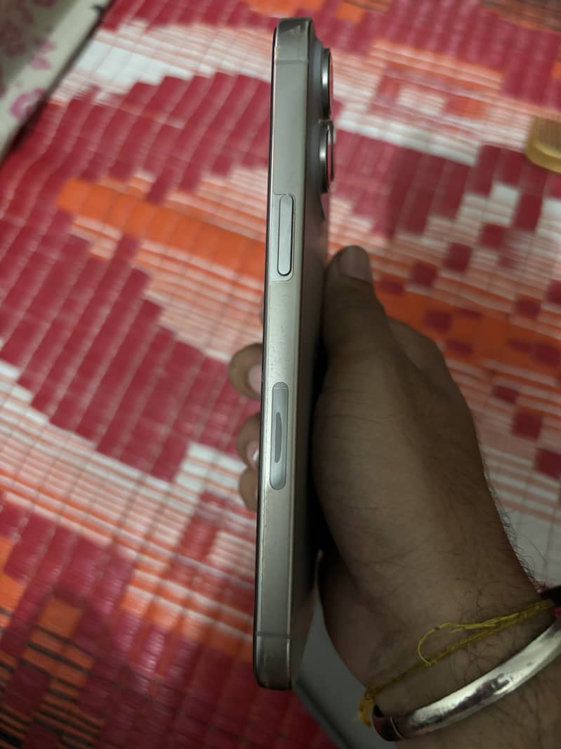 Apple iPhone 15 Pro Max 5