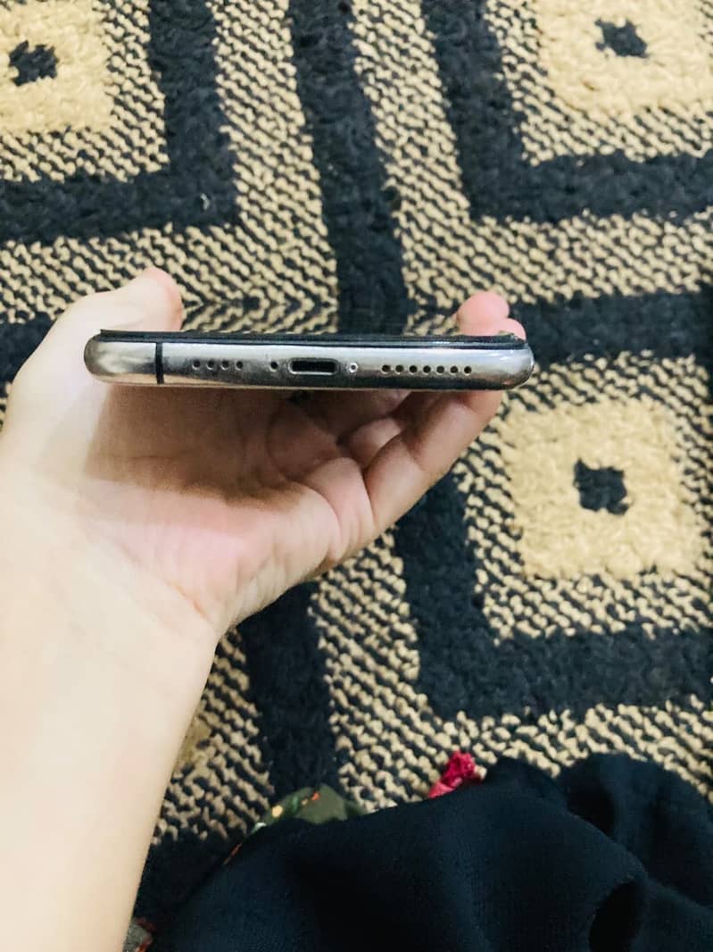 Apple iPhone 11 Pro Max 3
