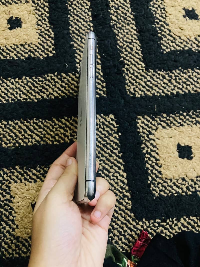 Apple iPhone 11 Pro Max 4
