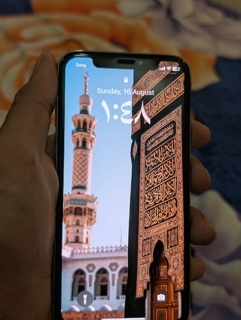 Apple iPhone X 4
