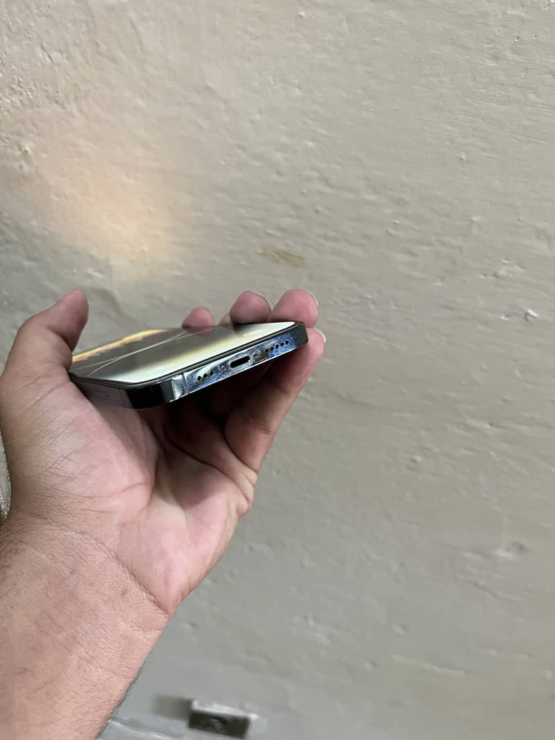 Apple iPhone 12 Pro 3