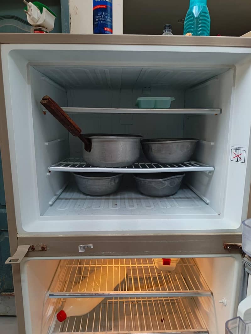 Refrigerator Dawlance 2