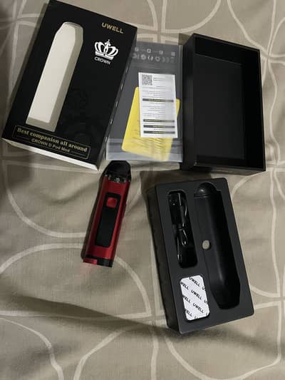 UWELL CROWN D POD  just 4 days used 03217696224 & 18+ plus ka liya
