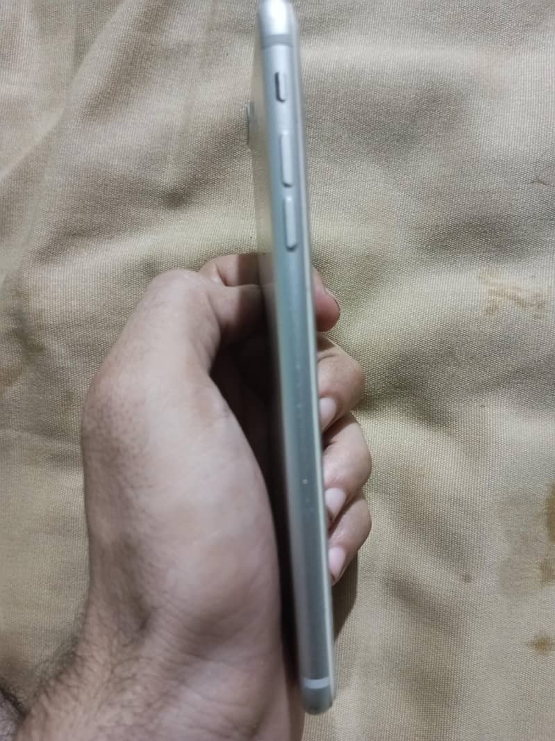 Apple iPhone 7 Plus 3