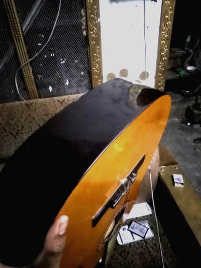 Good condition 10/9 guitar  with bag and accessories koi issue nhi h