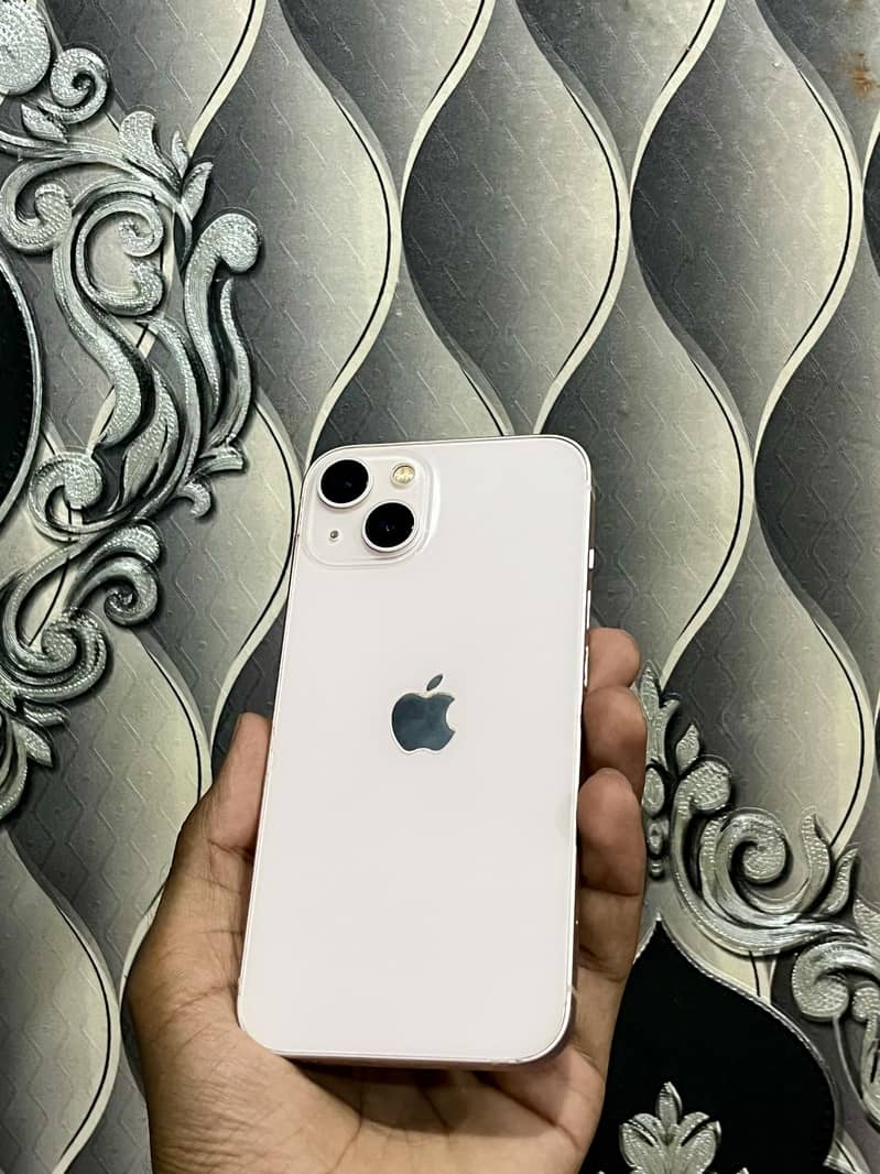Apple iPhone 13 1