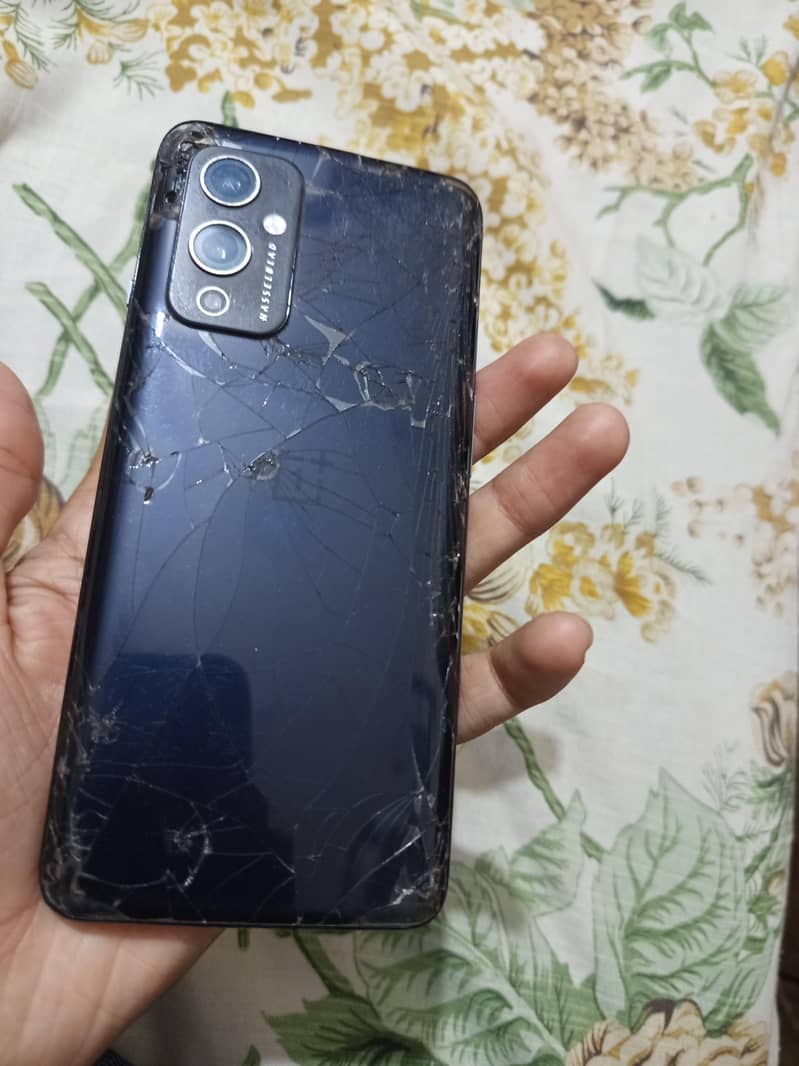 One Plus 9 Pro 6