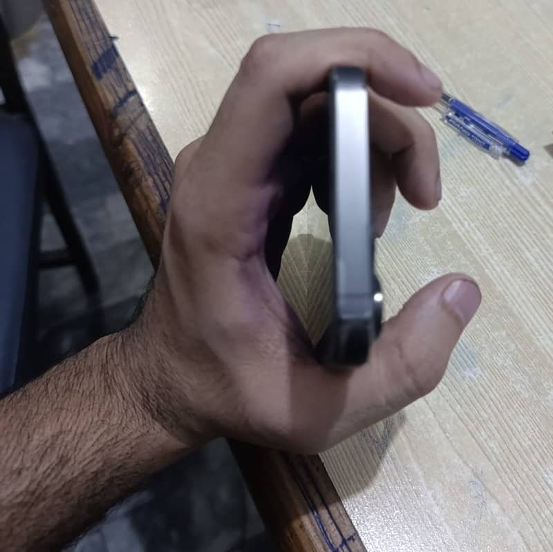Apple iPhone 13 Pro 4